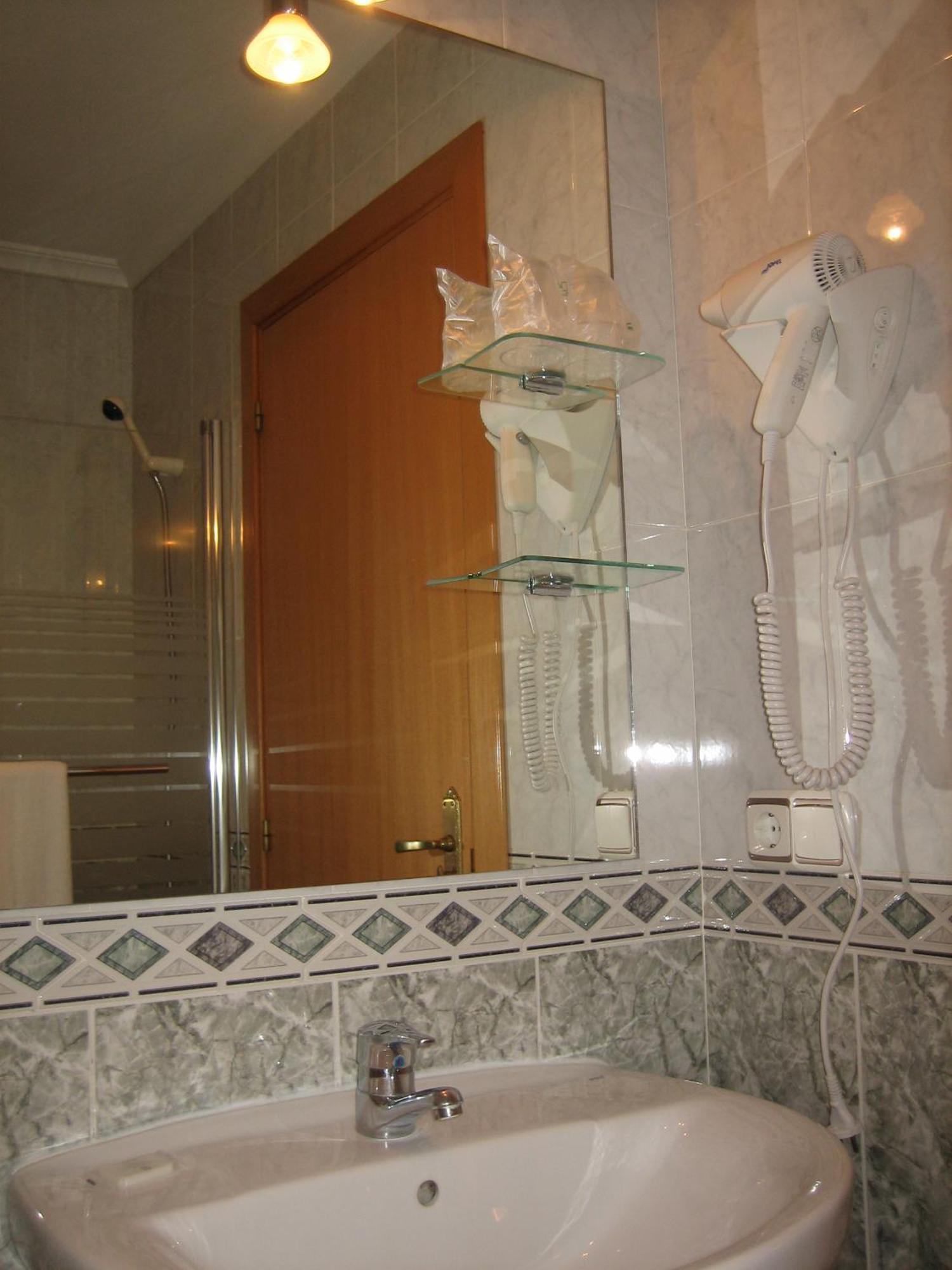 Hostal Madruga Elche Exterior foto